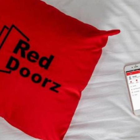 Reddoorz Plus @ Tendean Jacarta Exterior foto