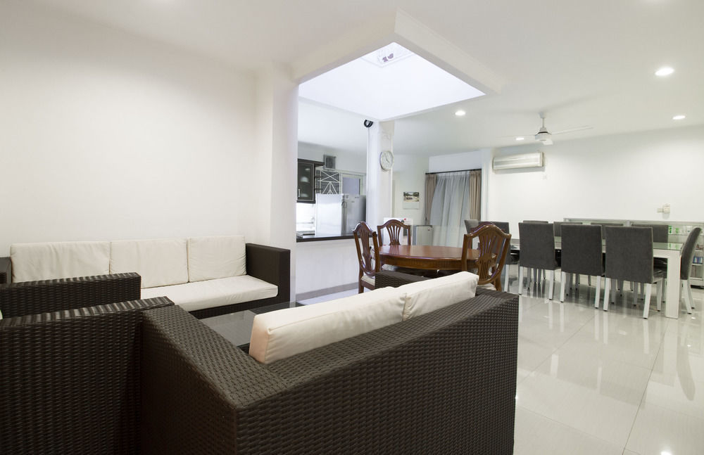 Reddoorz Plus @ Tendean Jacarta Exterior foto