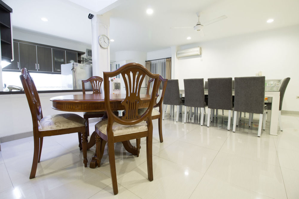 Reddoorz Plus @ Tendean Jacarta Exterior foto