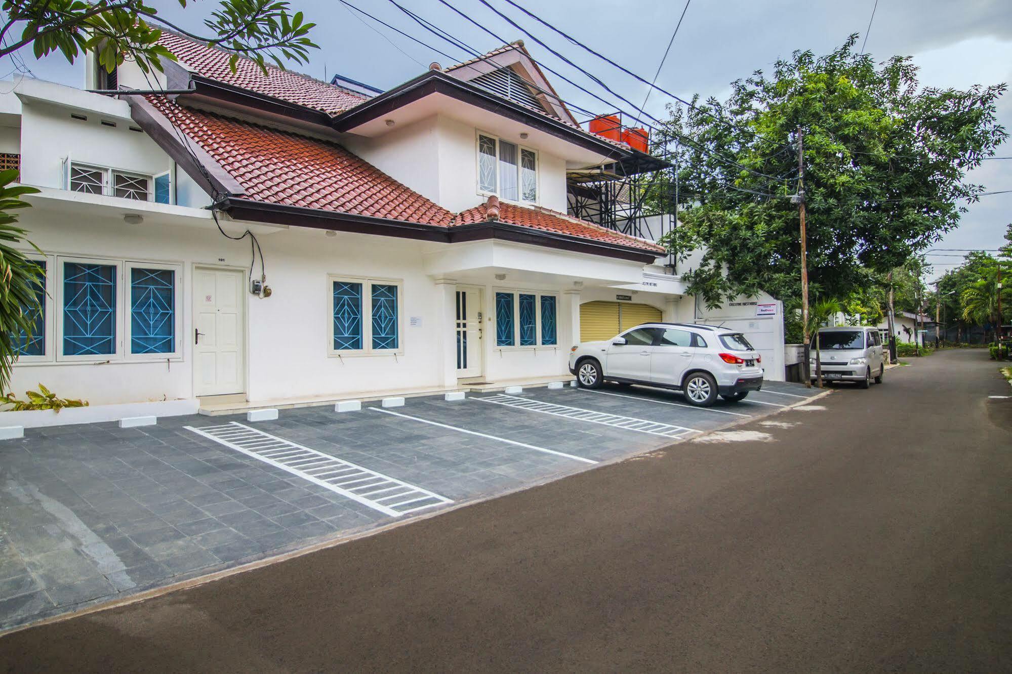 Reddoorz Plus @ Tendean Jacarta Exterior foto