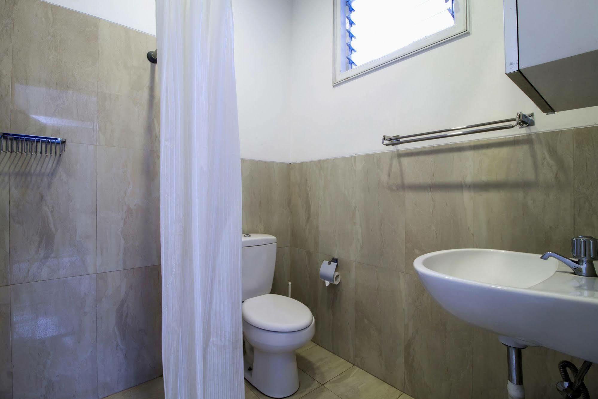 Reddoorz Plus @ Tendean Jacarta Exterior foto